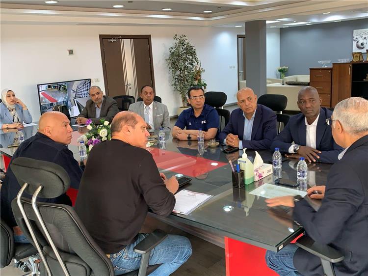 اجتماع جمال علام رئيس اتحاد الكرة مع مسؤولو فيفا