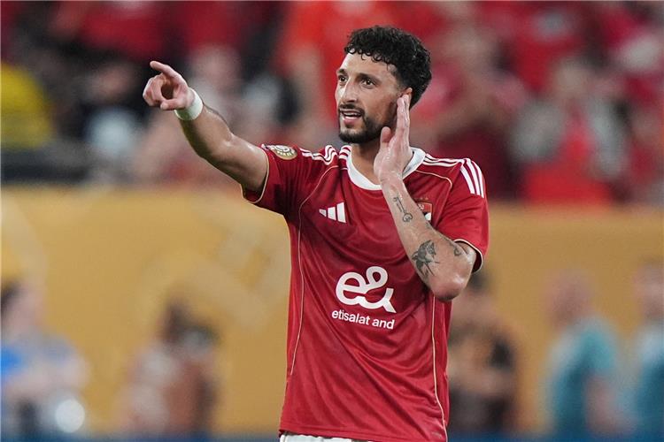 وسام أبو علي ودع الأهلي من أجل كولومبوس كرو