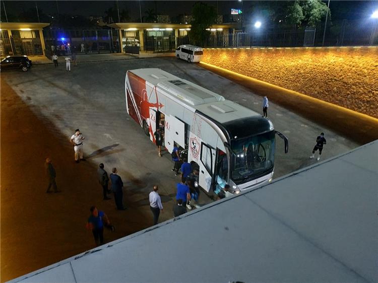 وصول حافلة الزمالك لاستاد القاهرة وصول حافلة الزمالك لاستاد القاهرة