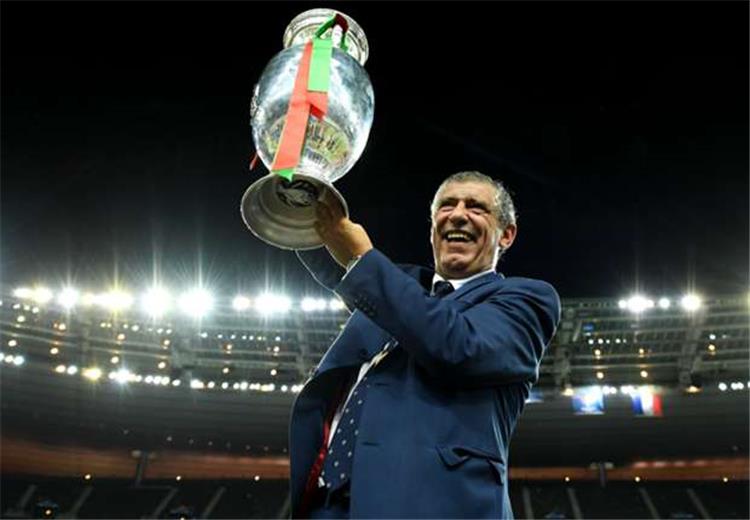 أخبار..رسمياً |البرتغالي سانتوس أفضل مدرب لعام 2016 من جلوب سوكر