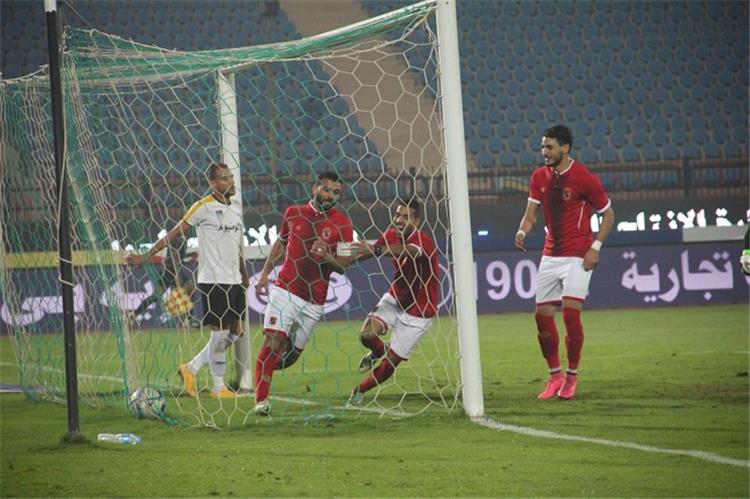 الأهلي يقرر التجديد لثنائي الفريق عقب مباراة "القمة"