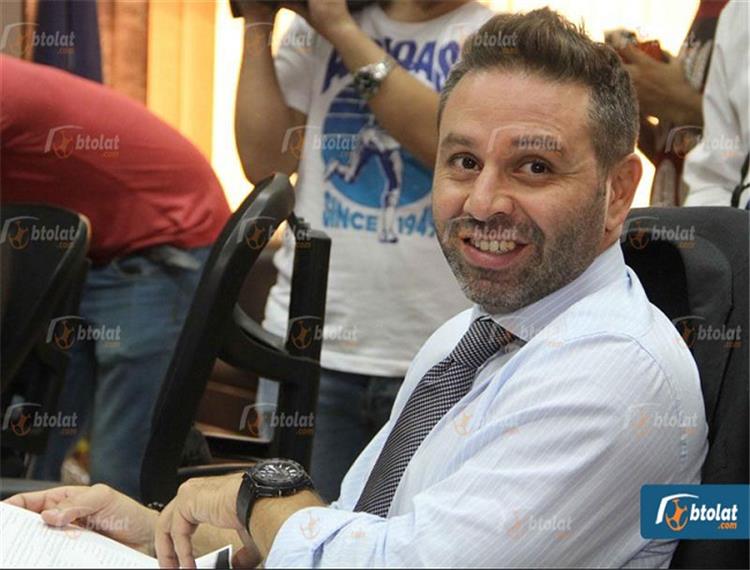 حازم إمام يتعجب من جلوس شيكابالا على مقاعد بدلاء الزمالك