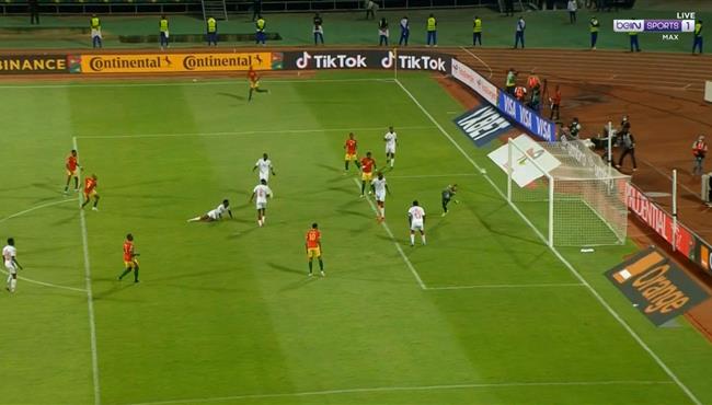 القائم والعارضة يحرمان غينيا من هدف تعادل قاتل امام جامبيا