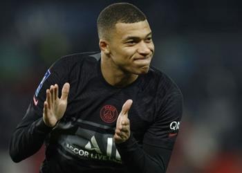 فينجر يلوم باريس سان جيرمان بسبب مبابي عدم قبول عرض ريال مدريد قرار خاطئ