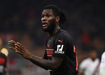 برشلونة يخطط لضم كيسي مجان ا في الصيف وناد ايطالي يهدد محاولاته