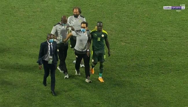 خروج ساديو ماني مصابا في مباراة السنغال والرأس الاخضر