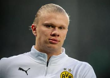 تجاهل محمد صلاح هالاند يختار أفضل 3 لاعبين في العالم