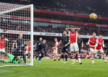 آرسنال يعلن رسمي ا انتقال مدافعه إلى أستون فيلا