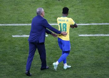 تشكيل البرازيل ضد الإكوادور في تصفيات كأس العالم كوتينيو وفينيسيوس أساسيان