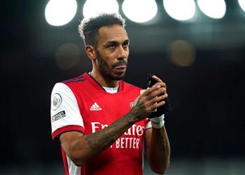 ذا أثلتيك آرسنال يتلقى عروض ا رسمية من برشلونة ويوفنتوس لضم أوباميانج