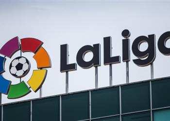 رابطة الليجا تعلن موعد مباراتي برشلونة وفالنسيا وريال مدريد أمام ألافيس