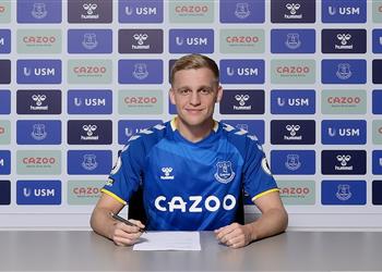 رسمي ا إيفرتون يضم فان دي بيك من مانشستر يونايتد