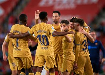 فيديو برشلونة يكتفي بهدف ليفاندوفسكي أمام مايوركا ويتصدر الدوري الإسباني
