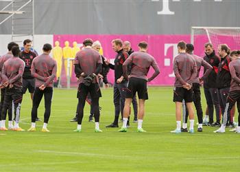 نوير في المقدمة بايرن ميونخ ي علن غياب 4 لاعبين عن مباراة فيكتوريا بلزن للإصابة