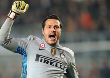 جوليو سيزار لـ حارس إنتر ميلان أتمنى أن يكرر ما فعلته أمام ميسي