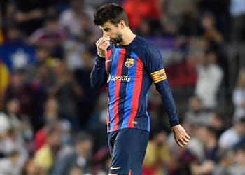 تشافي يقرر التضحية بـ بيكيه في الكلاسيكو أمام ريال مدريد