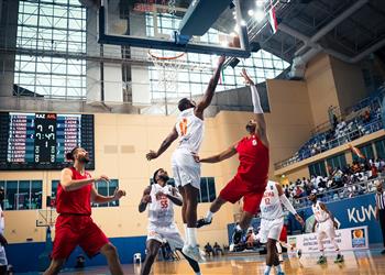 الأهلي يفوز على كاظمة الكويتي ويتأهل لنهائي البطولة العربية لكرة السلة