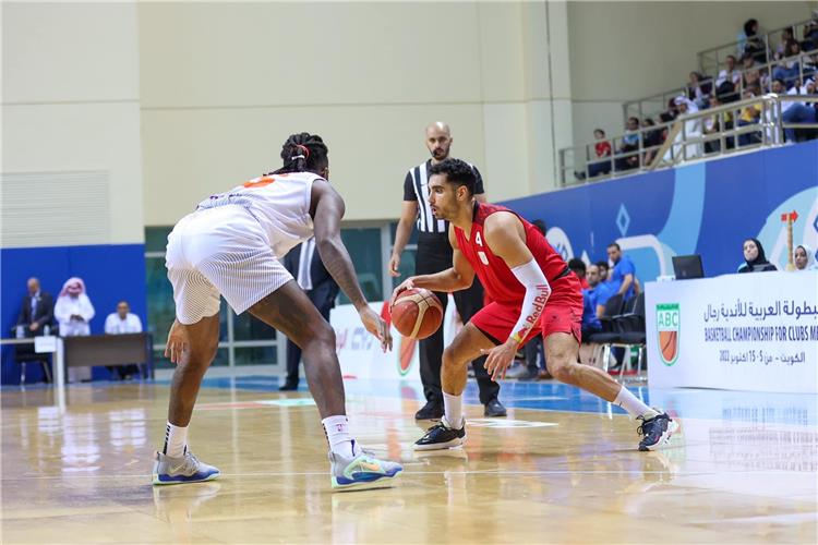 مباراة الأهلي وكاظمة الكويتي في نصف نهائي البطولة العربية لكرة السلة