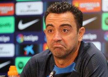 تشافي يعلن موقف كوندي من الكلاسيكو ويدافع عن قادة برشلونة بعد التعادل مع إنتر