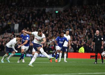 فيديو توتنهام يعبر إيفرتون بثنائية صعبة في الدوري الإنجليزي