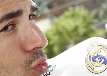 بنزيما يرد على إمكانية الاعتزال في ريال مدريد