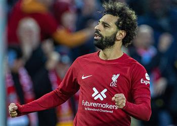 أسطورة آرسنال يوضح سبب تألق محمد صلاح أمام مانشستر سيتي