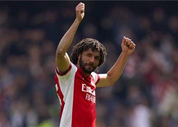 محمد النني يخرج من حسابات النصر السعودي بسبب تألق لاعبه