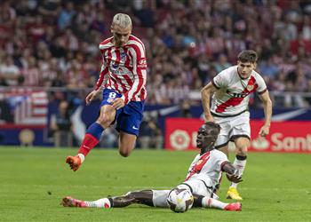 رايو فاييكانو يقدم هدية لـ برشلونة ويفرض التعادل على أتلتيكو مدريد في الدوري الإسباني