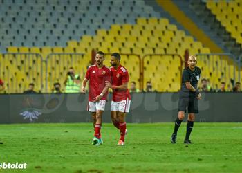 فيديو طرد طاهر محمد طاهر خلال مباراة الأهلي والإسماعيلي في الدوري المصري