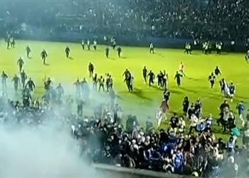 فاجعة كروية جديدة بالصور مقتل 180 شخص ا في مباراة بـ إندونيسيا