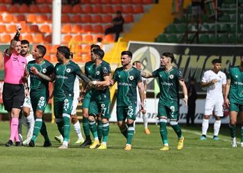 بمشاركة كوكا ألانيا يواصل الترنح ويتعادل أمام جيرسون سبور في الدوري التركي