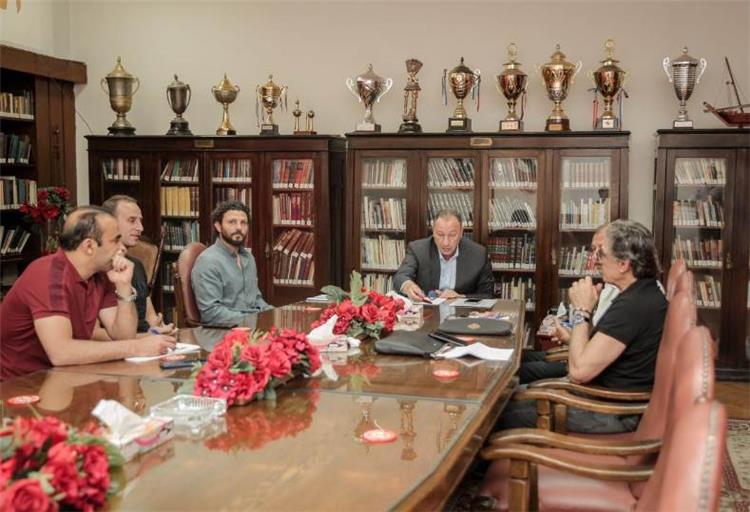اجتماع الخطيب مع لجنة التخطيط وحسام غالي وسيد عبد الحفيظ