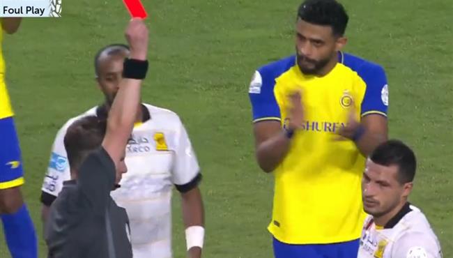 طرد طارق حامد في مباراة الاتحاد والنصر بالدوري السعودي