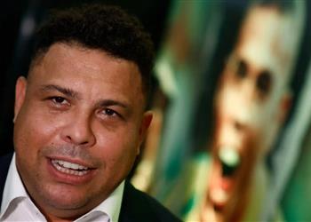 الظاهرة رونالدو يتجاهل كريستيانو ضمن أعظم اللاعبين في التاريخ