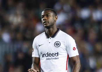 تقارير آرسنال ينافس يوفنتوس وميلان وروما على ضم مدافع فرانكفورت