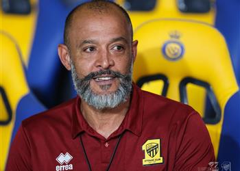 نونو سانتو يعاقب رباعي اتحاد جدة