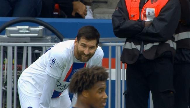 ميسي كاد ان يسجل هدف لباريس سان جيرمان امام تروا