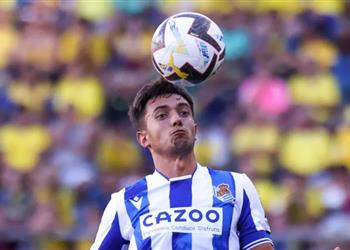 زوبيميندي يحسم موقفه من رغبة تشافي ضمه إلى برشلونة