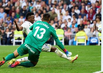 فيديو في مواجهة مثيرة الـVAR يمنح جيرونا التعادل الإيجابي أمام ريال مدريد بالليجا