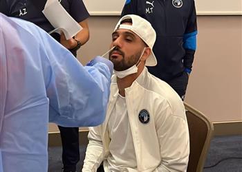 صور لاعبو بيراميدز يخضعون لمسحة كورونا عقب وصولهم إلى النيجر