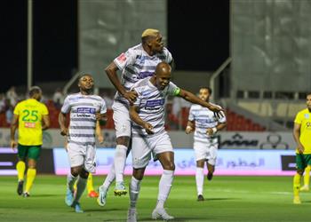 فيديو الطائي يفوز على الخليج بثلاثية نظيفة في الدوري السعودي