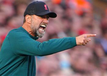 كلوب لاعب ليفربول في تحد مع مواقع التواصل ومن الطبيعي أن ينضم جيسوس لـ آرسنال