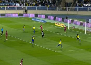 فيديو بخطأ فادح جوستافو ي سجل هدف النصر الأول أمام أبها في الدوري السعودي