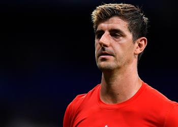 كورتوا يثير القلق في ريال مدريد قبل مباراة الكلاسيكو أمام برشلونة
