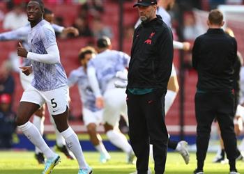 فيديو مهاجم ليفربول يتعرض لإصابة ويغادر مباراة آرسنال