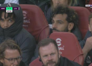فيديو محمد صلاح يغادر مباراة ليفربول وآرسنال