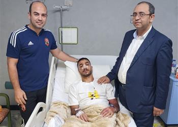 محمد عبد المنعم ي غادر المستشفى بعد جراحة الأنف