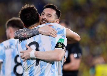 ألفاريز كرة القدم مدينة لـ ميسي بـ كأس العالم