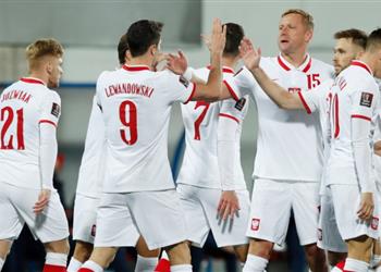 قائمة بولندا لكأس العالم قطر 2022 ليفاندوفسكي في الهجوم