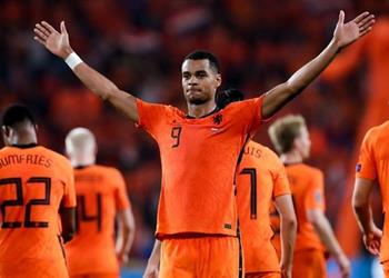 موهبة هولندا يفتح الباب للانتقال إلى ليفربول